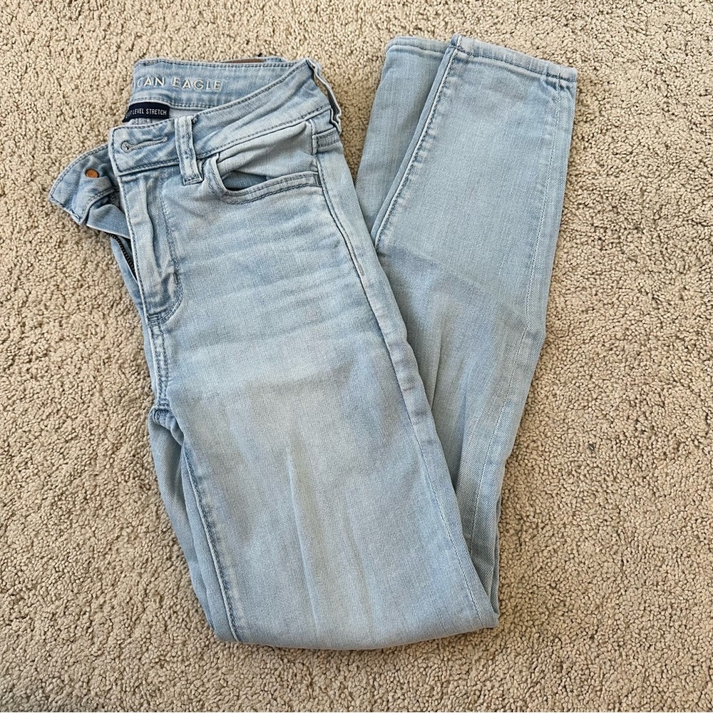 American Eagle Jeans in great condition! No stajns, rips or holes.